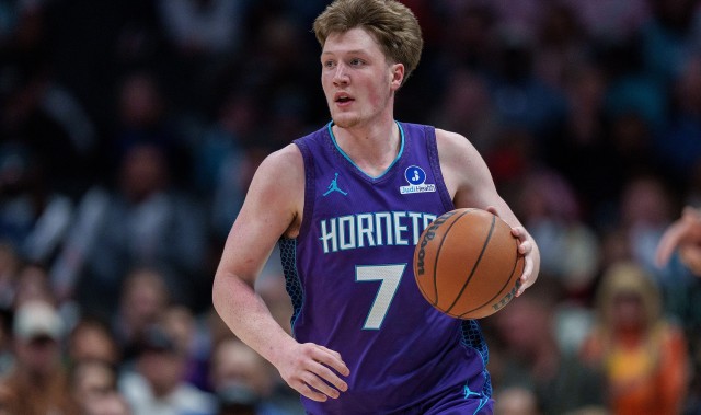 开云-近10年三分王之争！新秀三分王呼之欲出 一衰咖遭水花登轮番压制